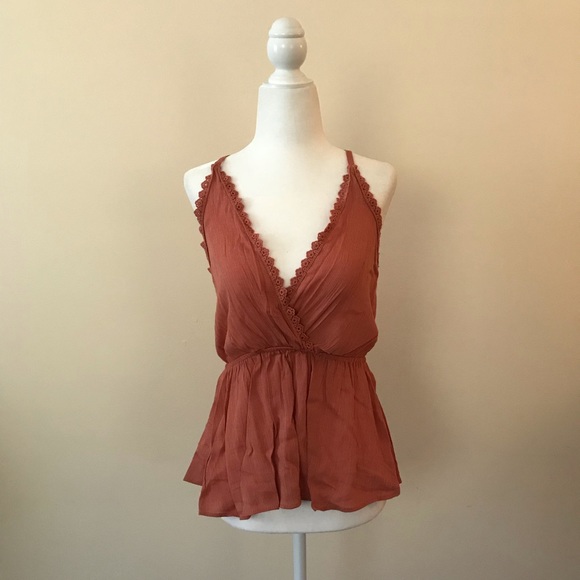 NWOT Flirty Keyhole Back Tank - Picture 2 of 5